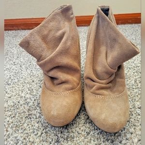 Steve Madden Taupe Sued Booties